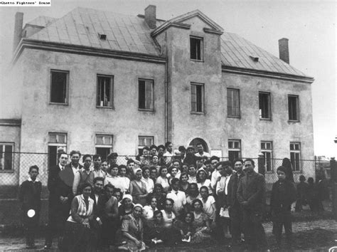 kibuc grochów|Śladami grochowskiego kibucu. Ożywianie historii przez spacery i .